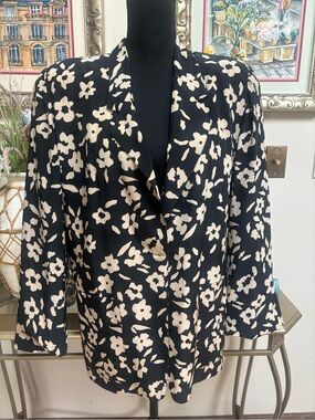 BERGDORF GOODMAN NY Vintage Luxury 100% Silk Cream & Black Floral Blazer Size 14